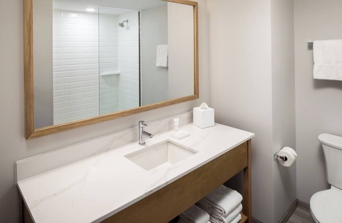 Orono Hotel | New Open Retreat inside UMaine! Perfect for Parents, Students & Professionals