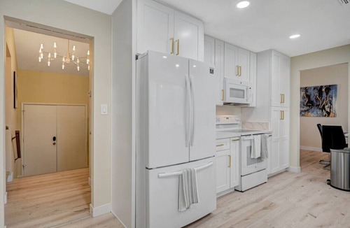 Las Vegas House | New! Pool house near Strip