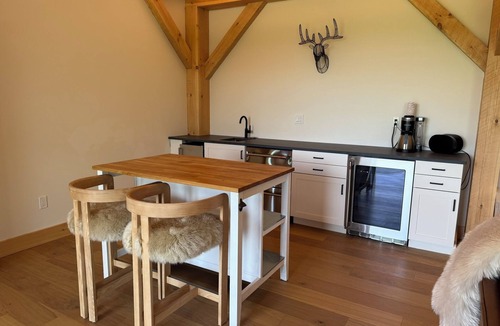 Bethel House | NEW - Sleeps 16, Views, Pool, Hot Tub, Theater