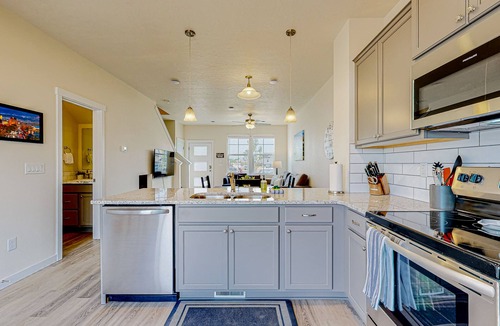 Southwest Ada County Alliance House | Newly built, dog-friendly townhouse with fenced patio & convenient location