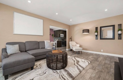 Midway City House | Newly Remodeled Home in the Heart of Orange County