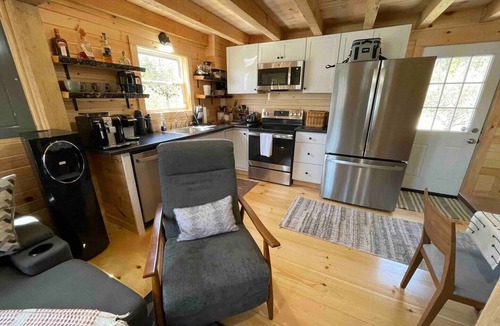Winthrop Cabin | Newly Remodeled Waterfront Cabin