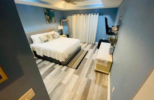 Panama City House | Newly renovated modern, spacious & quiet location