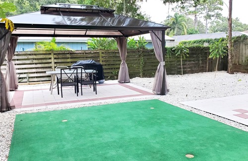 Bee Ridge House | Newly Updated 3Beds 3Baths Plus Fun Backyard