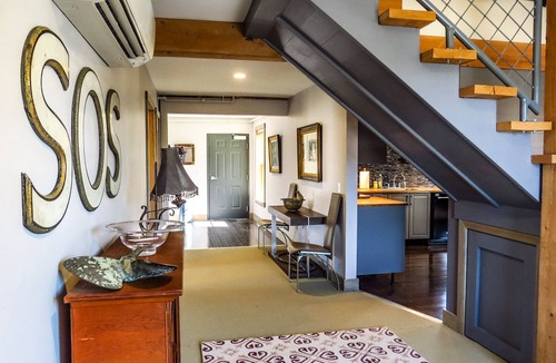 Belfast Apartment | No hidden cleaning charges. Huge 3bd/3ba apartment with tons of waterviews.