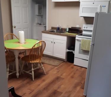 Upper Village Hotel | Northern Peaks Motor Inn