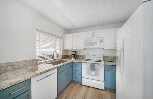 Monarch Beach Condo | Ocean Close Escape 1BR/1BA Walk to Beach Sleeps 4 - Starboard Charm!