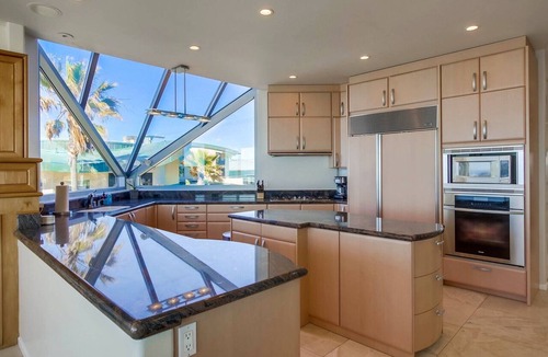 Central Mission Beach Condo | Ocean Palms Penthouse | Luxury 4BR Beachfront Home