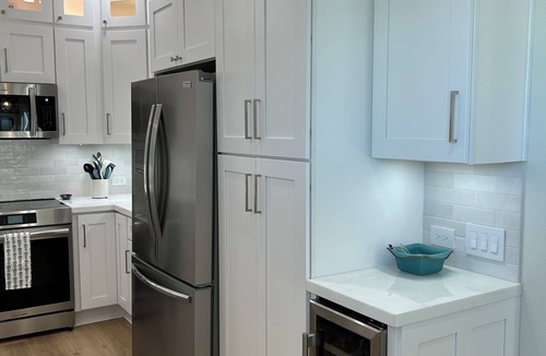 Huntington Beach Condo | Ocean Views! Newly remodeled 2 bd, 2 ba Ocean Front Condo, Easy Beach Access AC