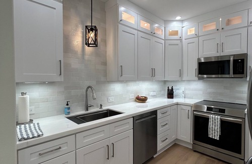 Huntington Beach Condo | Ocean Views! Newly remodeled 2 bd, 2 ba Ocean Front Condo, Easy Beach Access AC