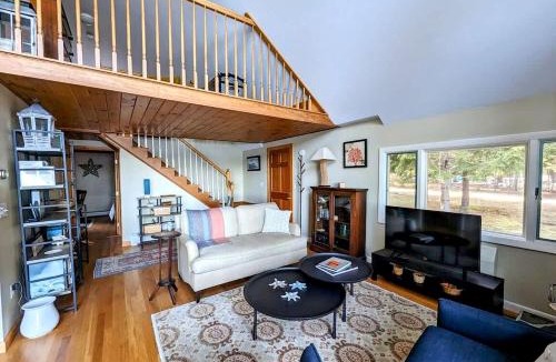 Hancock Point House | Oceanfront Cottage with Fire Pit & Direct Water Access Near Acadia National Park in Hancock, Maine