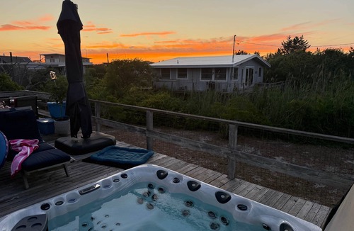 Bayberry Dunes House | OceanFront Hot Tub 8'x9' 5bed/3Bath Ocean & Bay Views AC, EXPANSIVE OCEAN FRONT VIEWS LARGE DECKS NE.