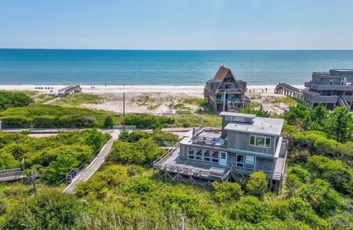 Bayberry Dunes House | OceanFront Hot Tub 8'x9' 5bed/3Bath Ocean & Bay Views AC, EXPANSIVE OCEAN FRONT VIEWS LARGE DECKS NE.