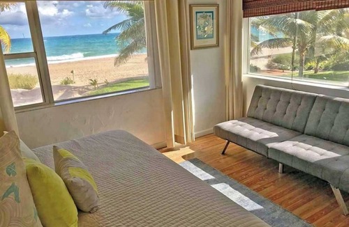 Pompano Beach Hotel | Oceanfront king efficiency on 2nd floor.