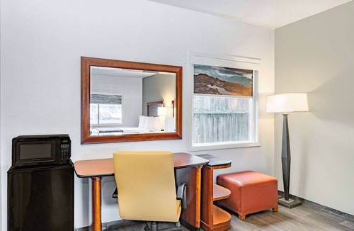 Fort Bragg Hotel | Oceanside Inn & Suites, a Days Inn by Wyndham