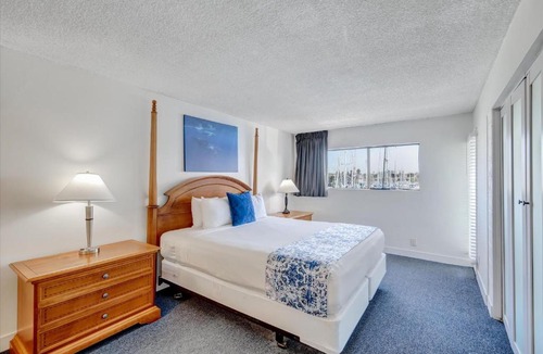 Townsite Hotel | Oceanside Marina Suites - A Waterfront Hotel