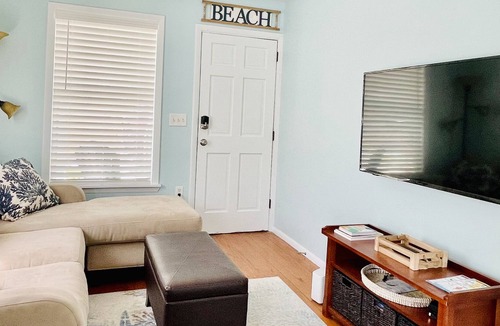 Sarasota Cottage | Old Florida cottage minutes from Siesta Key Beach