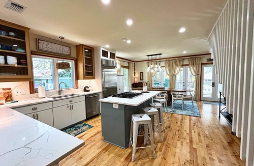 Seagrove Beach House | Old Seagrove "Lollypop House" | 4 BR | Sleeps 12 | Great Outdoor Space