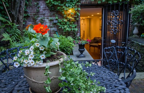 Shawmut Apartment | One Such Boston Gem w Pvt Garden