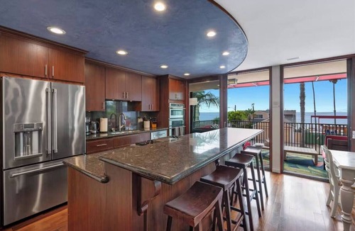 Beach Barber Tract Condo | Ooh la La Jolla! spa & ocean view!