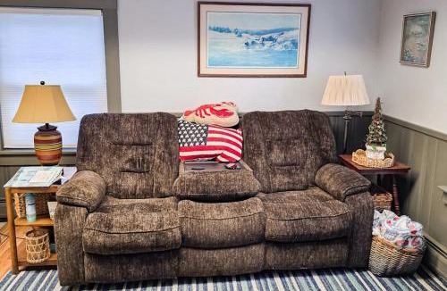 Gouldsboro House | Open layout Maine cottage with washer/dryer & grill - dog-friendly