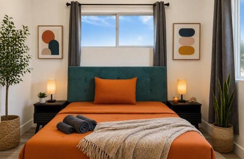 Wilshire House | Palm Breeze Escape