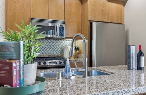 Baristo Apartment | Palm Springs Oasis | Heated Pool & Hot Tub