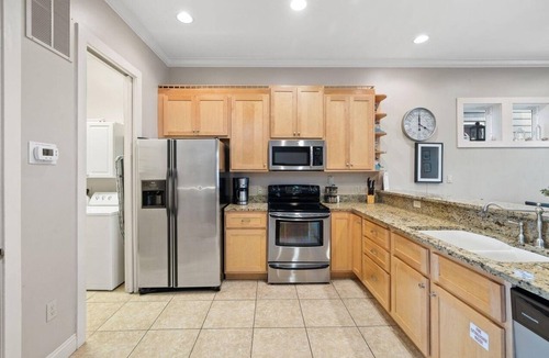 Crescent Beach House | Panama Dunes Townhome 3-4 minute walk to the beach spring dates available!