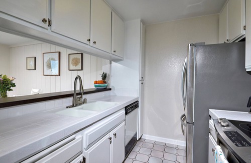 Townsite Cottage | Panoramic Ocean, Marina & River Views - Steps to Beach & Harbor