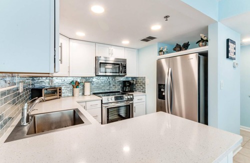 Panama City Beach Condo | PANORAMIC VIEWS- DIRECT OCEAN FRONT FREE BEACH CHAIRS - March to October