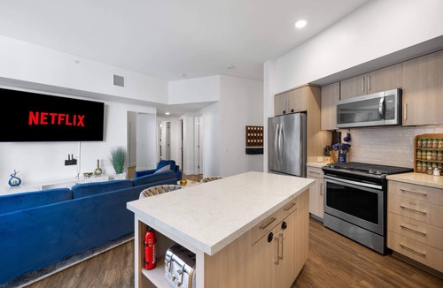 East Village Apartment | Park Lux PlayHouse - Loaded 3 Bdrm DownTown