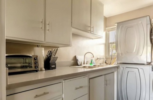 Pasadena Apartment | Pasadena Charm – Spacious 1BR, Walk to Gold line
