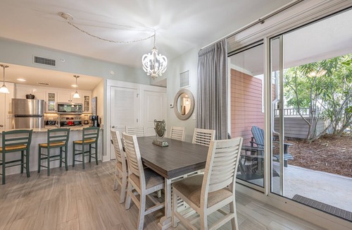 Baytowne Wharf Condo | Patio ~ Fully Equipped Kitchen ~ Community Pool