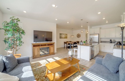 Eagle House | Patio, Park & Peace: 'Skyview Landing' in Eagle!