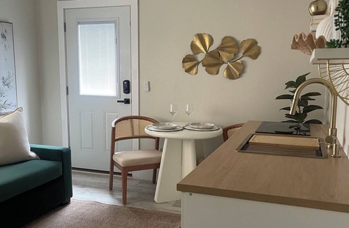 Northeast Pensacola Apartment | Peaceful Boutique Suite Private Entry Near Beach & Downtown