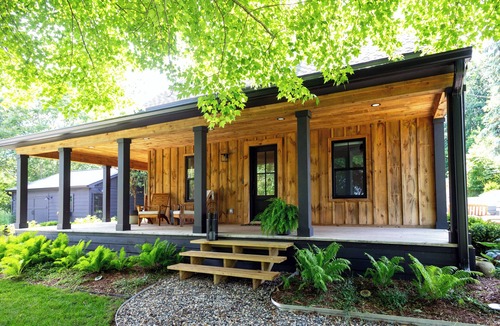 Fennville House | Peaceful, Modern Farmhouse. Premier Host. Minutes From Beach. Dog Friendly.