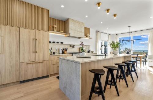 Cataumet Villa | Peaceful Oceanfront Villa in Bourne, Massachusetts