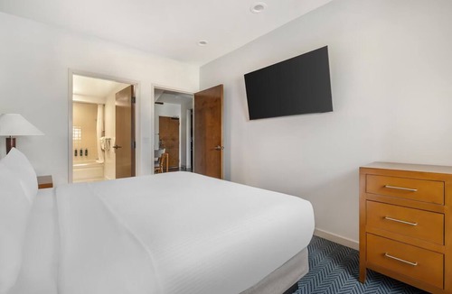 Enterprise Hotel | Peaceful Vegas Stay Near Airport With Swimming Pool