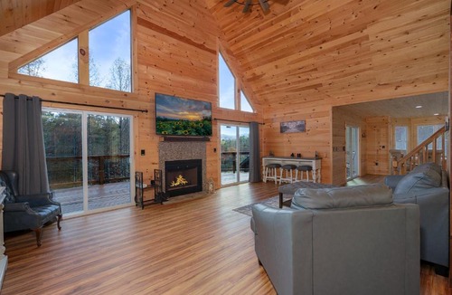 Hemp House | Peaches & Streams
