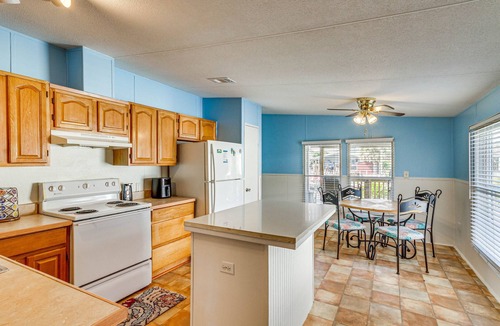 Pensacola House | Pensacola Home w/Private Dock - 7 Mi to Beaches