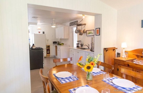Bayside House | Perfect 4-bedroom house with AC in pleasant Historic Bayside.