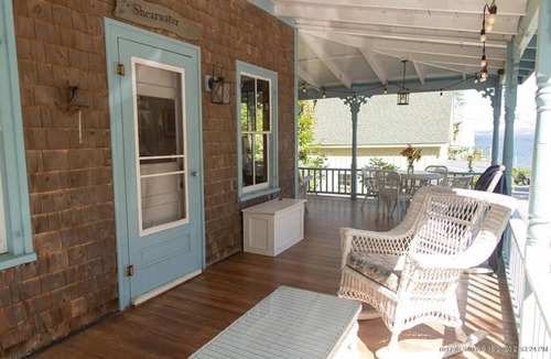 Bayside House | Perfect 4-bedroom house with AC in pleasant Historic Bayside.