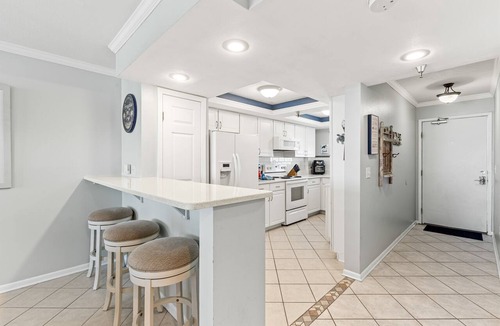 Navarre Beach Condo | Perrydise Beautifully Updated Condo Beach Service
