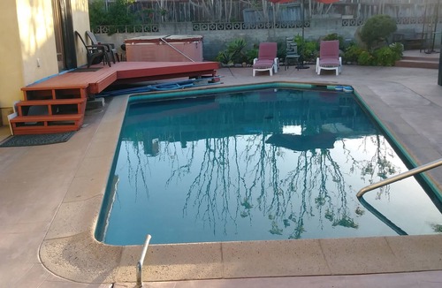 College East House | Pet Friendly Pool House