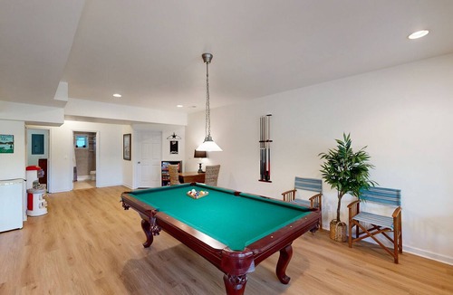 Bumpass House | Pet Friendly, pool table, ping pong, fire pit, free WIFI