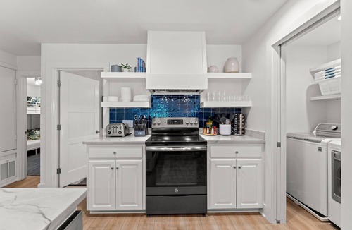 Crystal Beach House | Pet-Friendly-Pvt Heated Pool-Hot Tub-Fire Pit-6min Walk 2 Beach