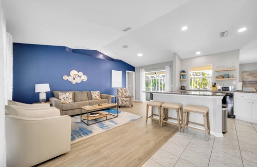 Venice Groves House | Pet-Friendly South Venice Home