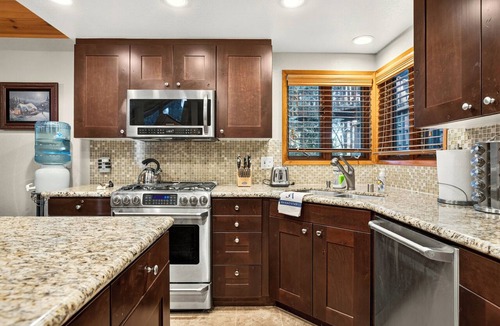 Cedar Glen Cabin | Pine-View Cabin Beach Club Access + Game Room Near Trails | Whispering Pines