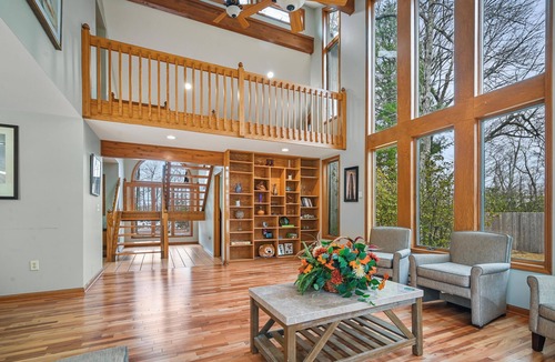 Lake Harmony Estates Cabin | Poconos Breezy Paradise Cabin-Lakeview Retreat with Cozy Fire Pit & Hot Tub