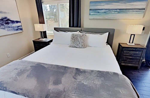 Loma Portal House | Point Loma 2nd Floor Guest House with view Near Beaches